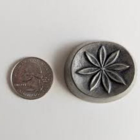 - Pewter Brooch, Floral, Mid-Century Pin Swedish Modernist - Roland Landerholm - Picture 2 of 5
